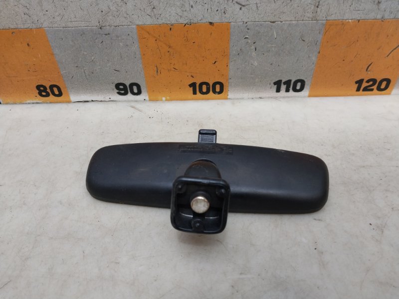 Зеркало заднего вида