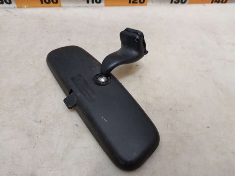 Зеркало заднего вида