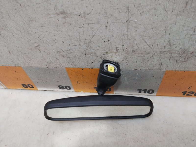 Зеркало заднего вида