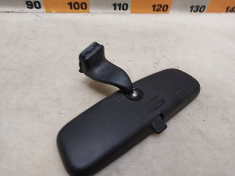 Зеркало заднего вида