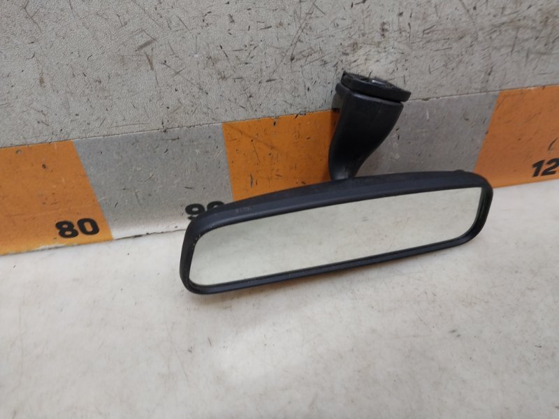 Зеркало заднего вида