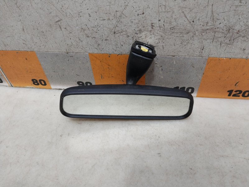 Зеркало заднего вида