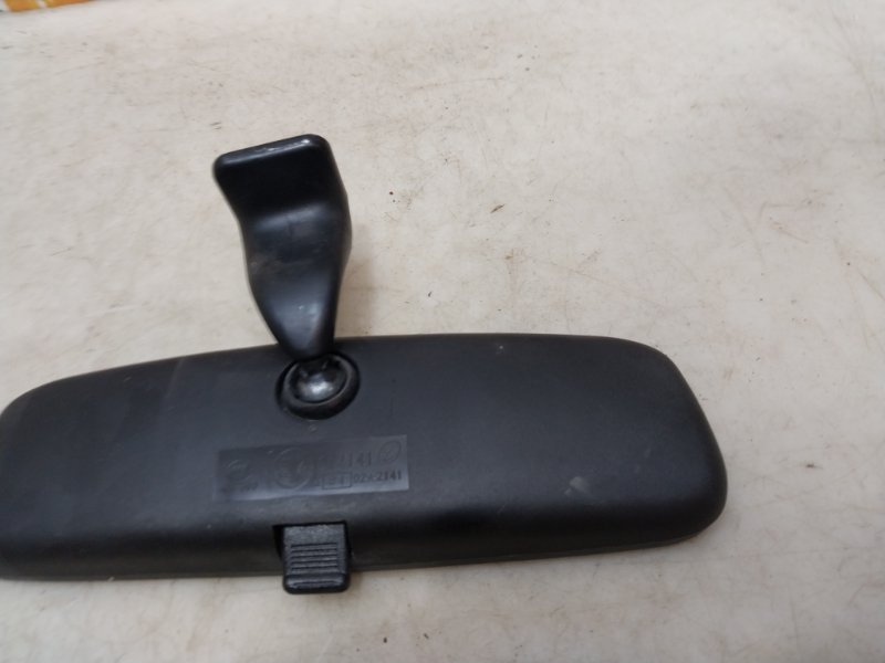 Зеркало заднего вида