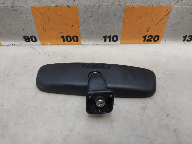 Зеркало заднего вида