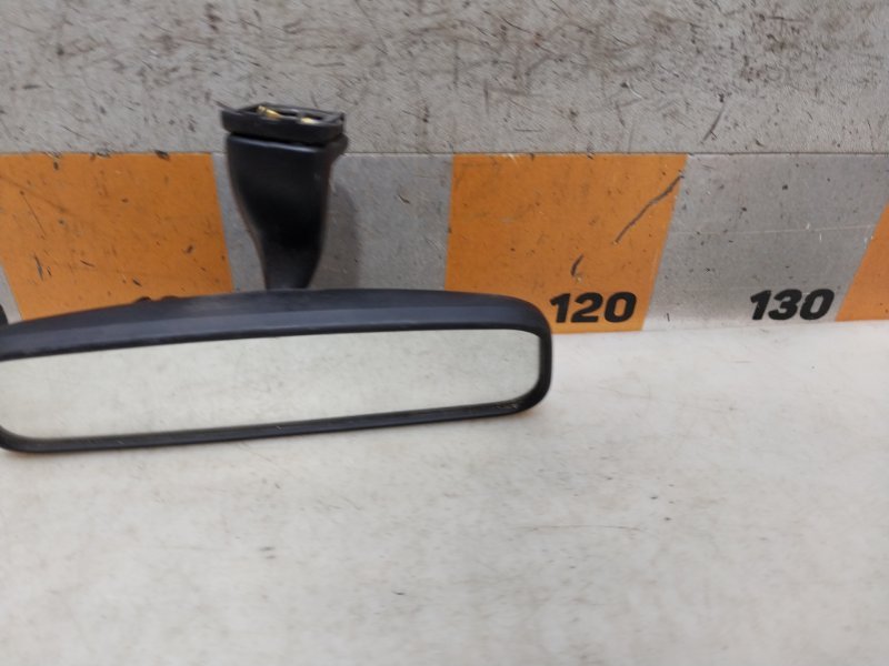 Зеркало заднего вида