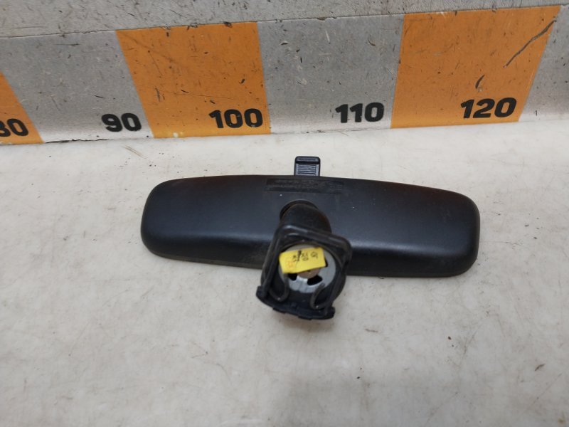 Зеркало заднего вида