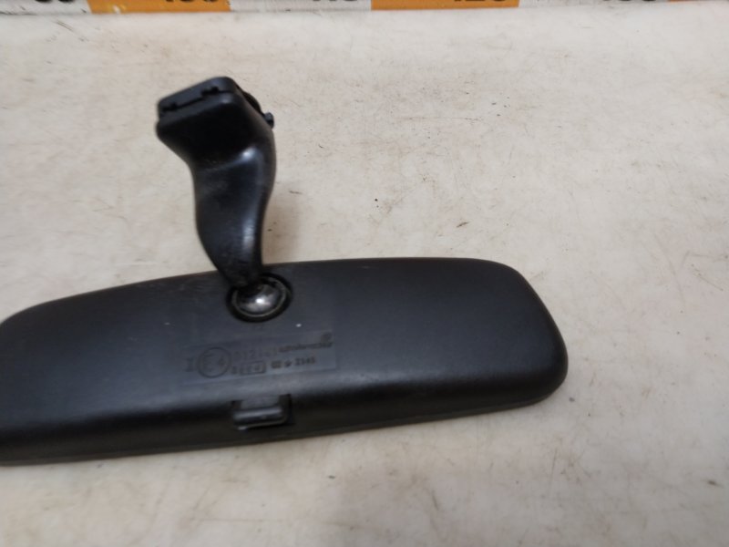 Зеркало заднего вида