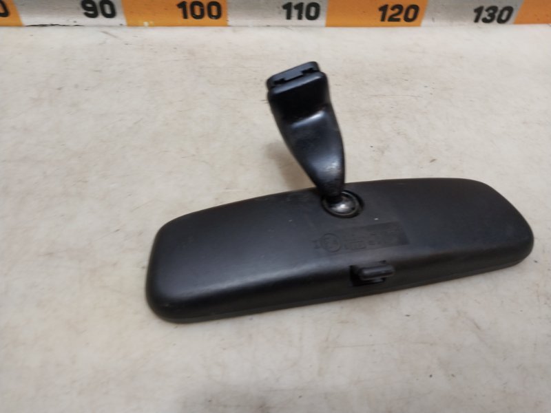 Зеркало заднего вида