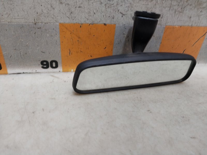 Зеркало заднего вида