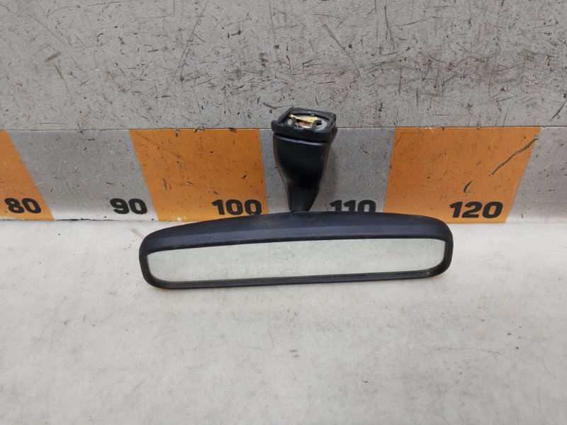 Зеркало заднего вида