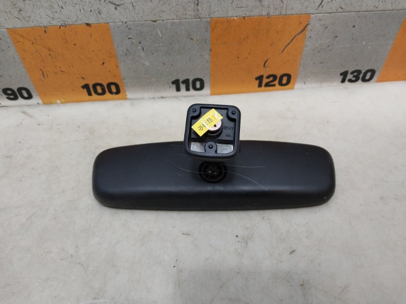 Зеркало заднего вида
