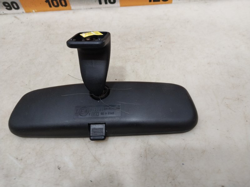 Зеркало заднего вида