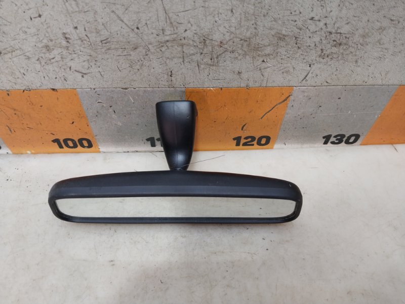 Зеркало заднего вида