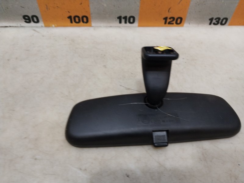 Зеркало заднего вида