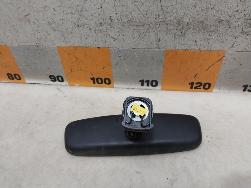 Зеркало заднего вида