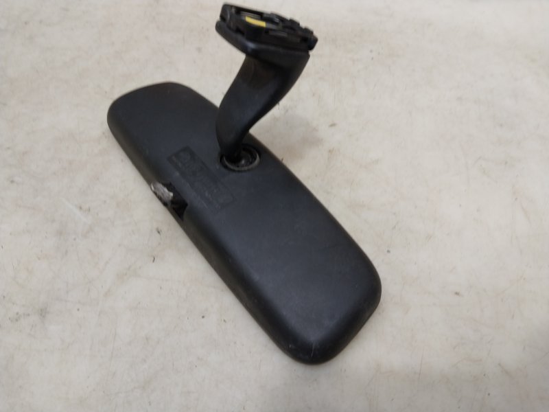 Зеркало заднего вида