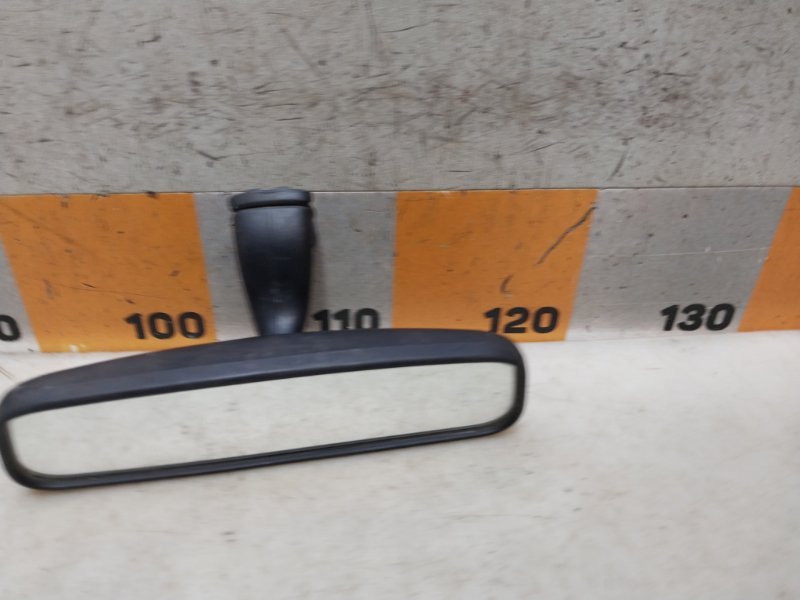 Зеркало заднего вида