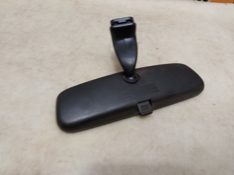 Зеркало заднего вида