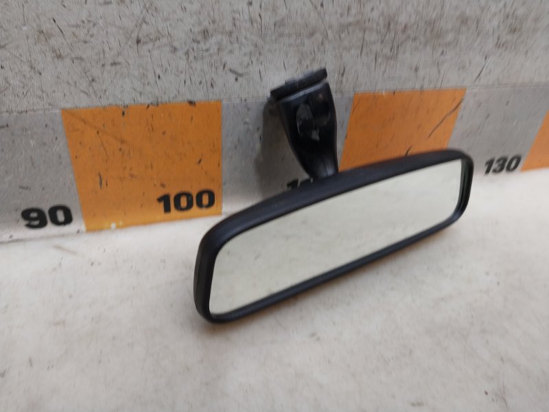 Зеркало заднего вида