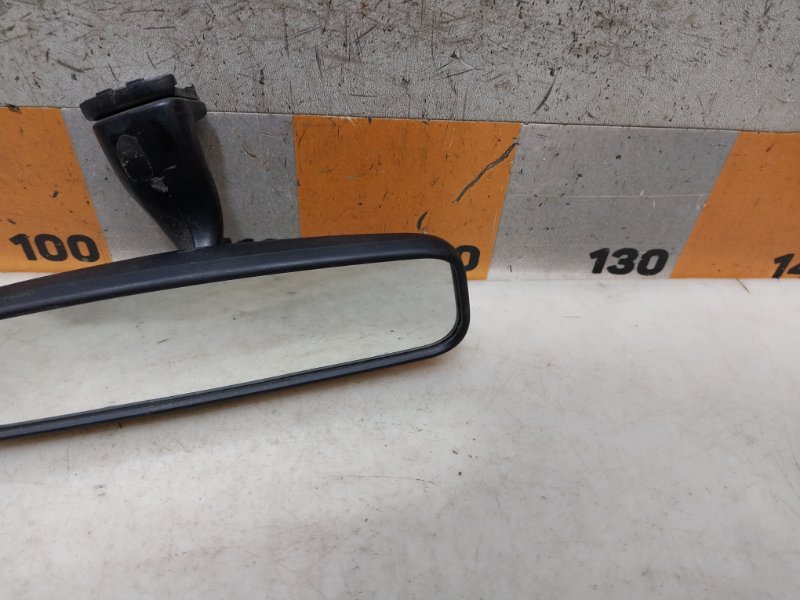 Зеркало заднего вида