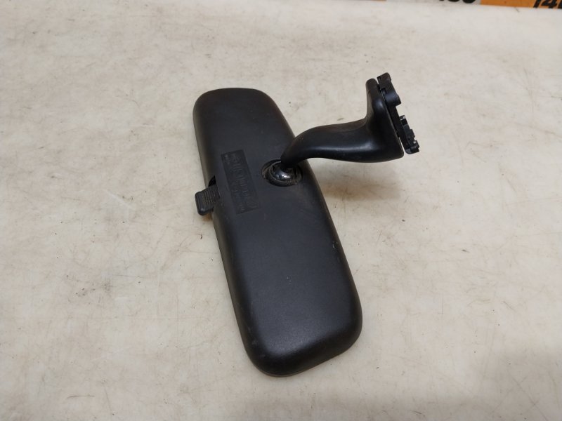 Зеркало заднего вида