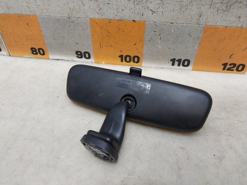 Зеркало заднего вида