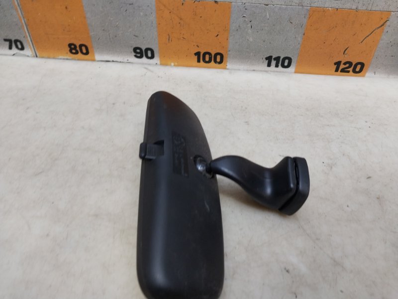 Зеркало заднего вида