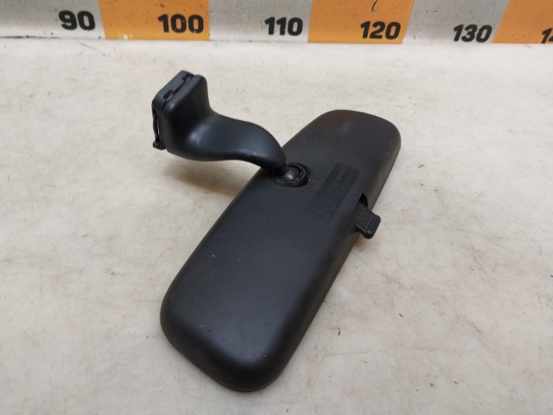 Зеркало заднего вида