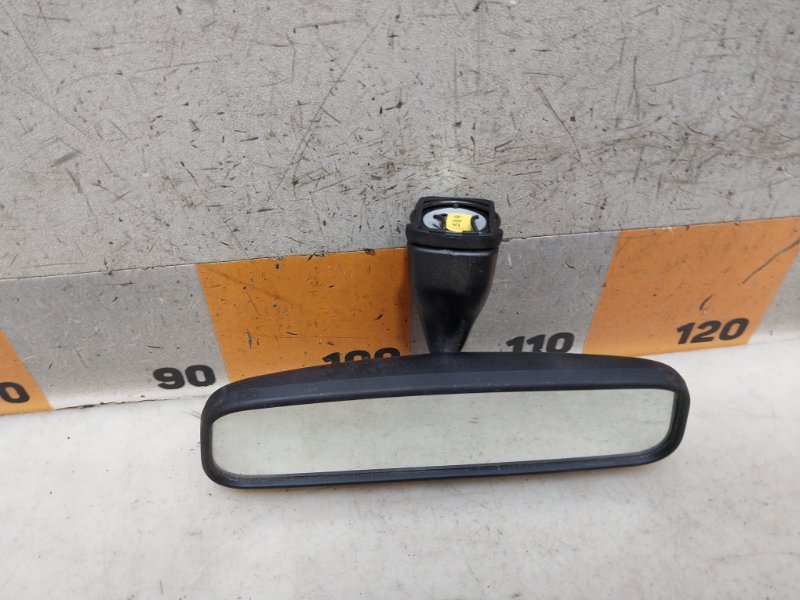 Зеркало заднего вида