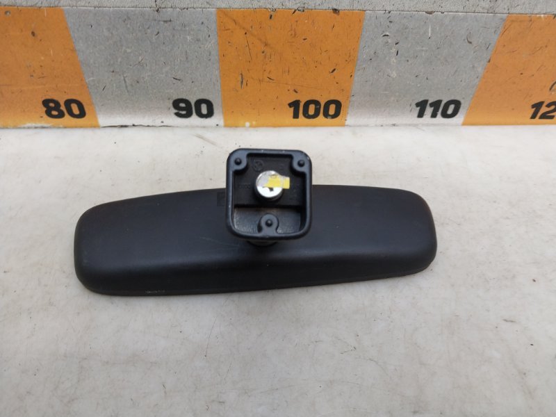 Зеркало заднего вида