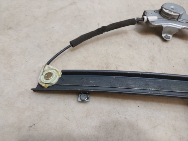 Стеклоподъемник электр. передний правый