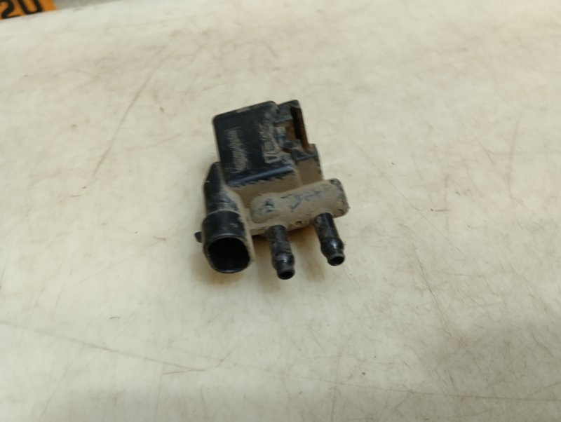 Клапан вентиляции топливного бака