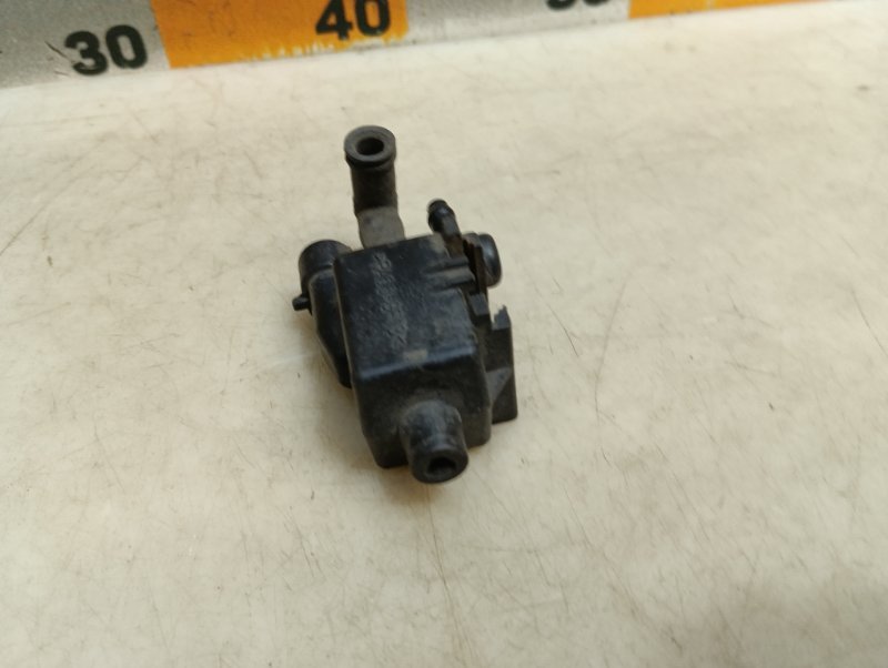 Клапан вентиляции топливного бака