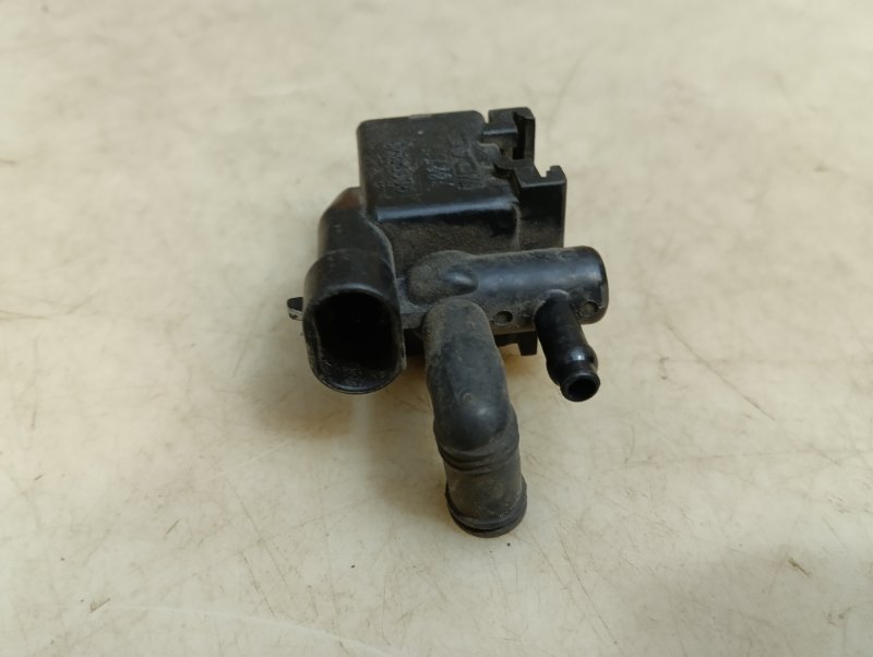 Клапан вентиляции топливного бака