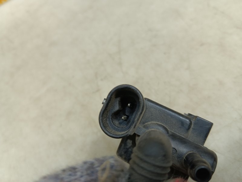 Клапан вентиляции топливного бака