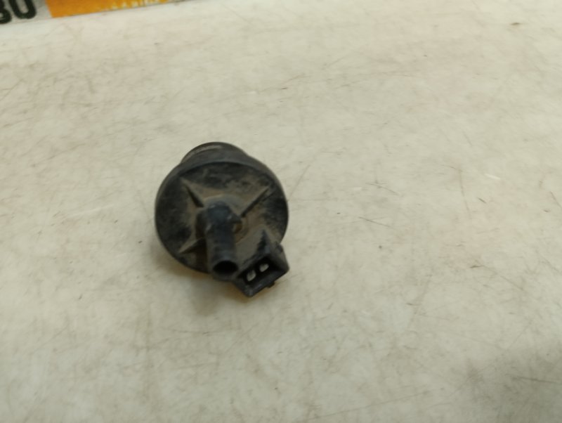 Клапан вентиляции топливного бака