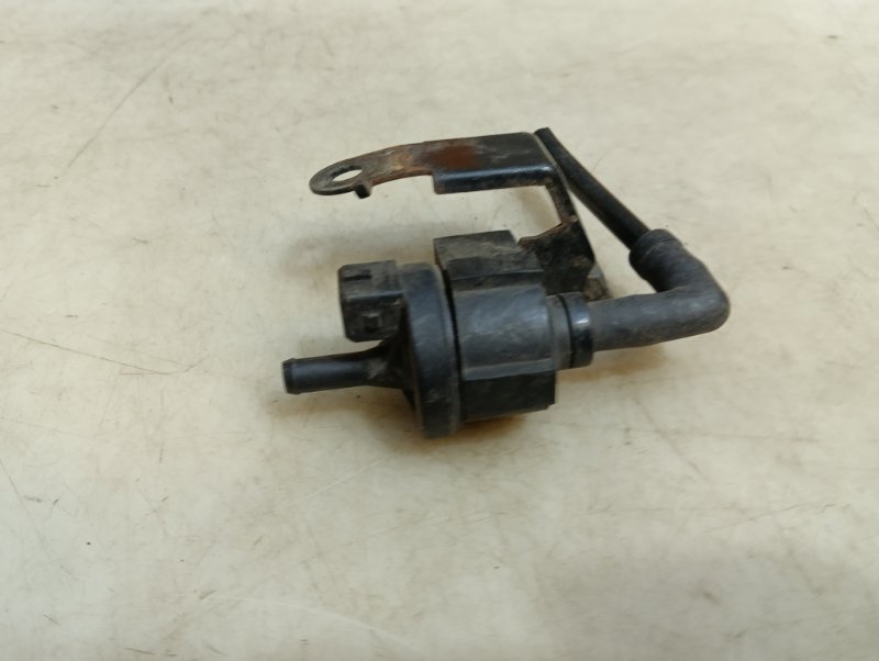 Клапан вентиляции топливного бака