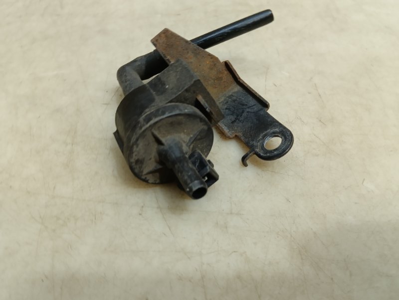 Клапан вентиляции топливного бака