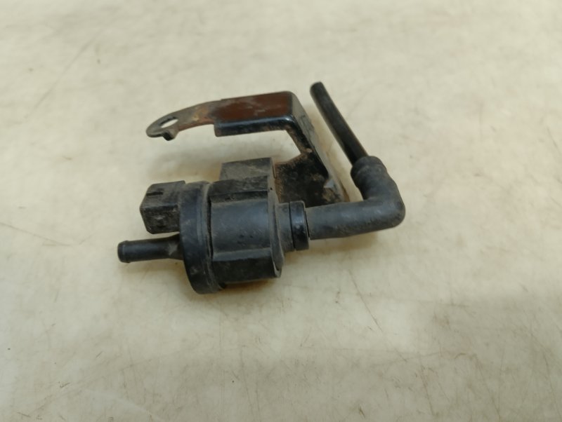 Клапан вентиляции топливного бака