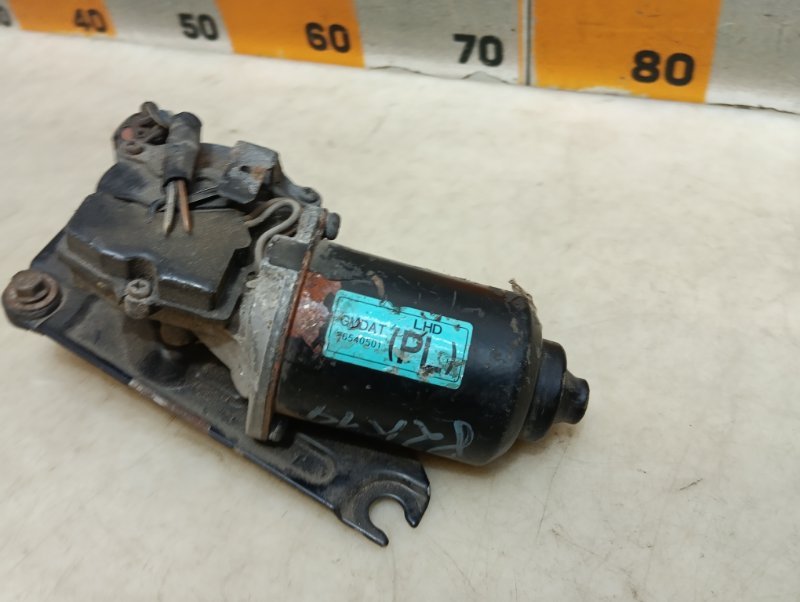 Моторчик стеклоочистителя передний