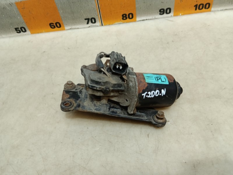 Моторчик стеклоочистителя передний