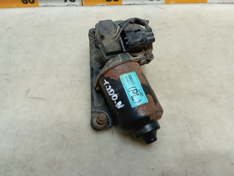 Моторчик стеклоочистителя передний