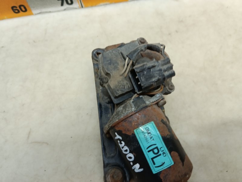 Моторчик стеклоочистителя передний