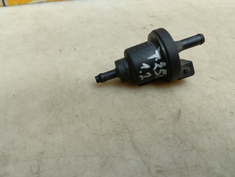 Клапан вентиляции топливного бака