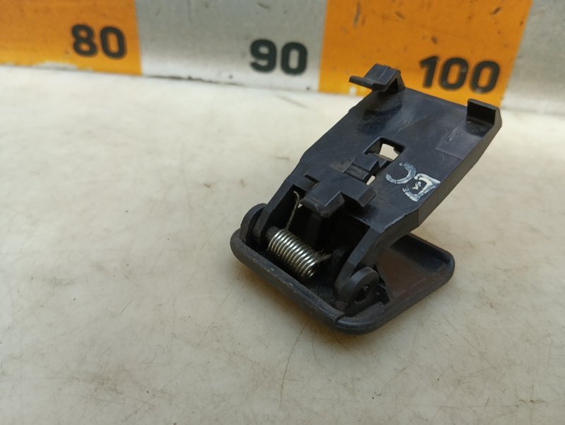 Ручка открывания капота