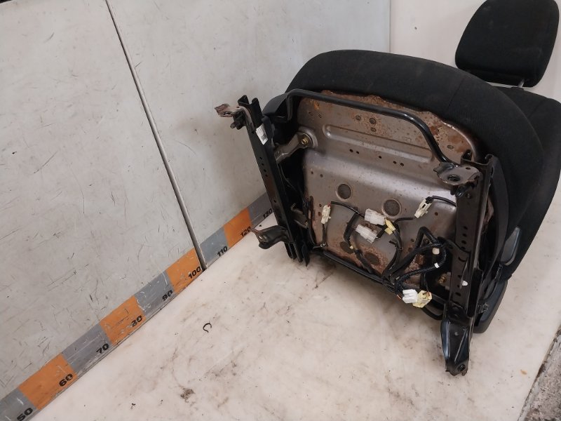 Сиденье переднее правое