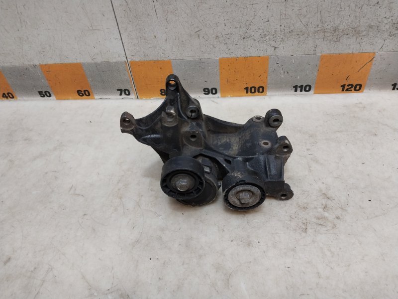 Кронштейн генератора