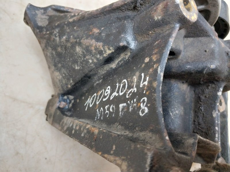 Кронштейн генератора