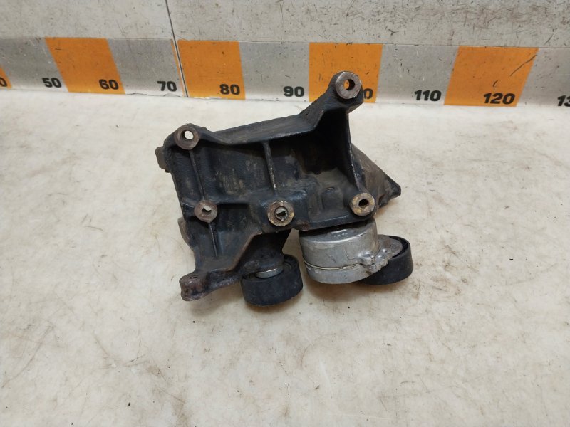 Кронштейн генератора