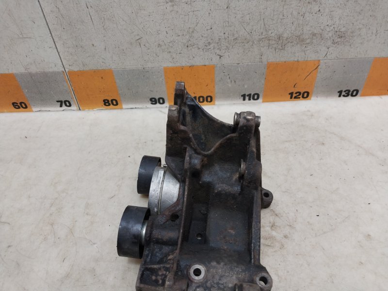 Кронштейн генератора